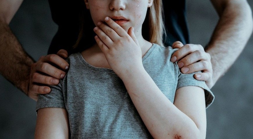 Розбещення неповнолітньої: журналісти провели розслідування скандальної справи