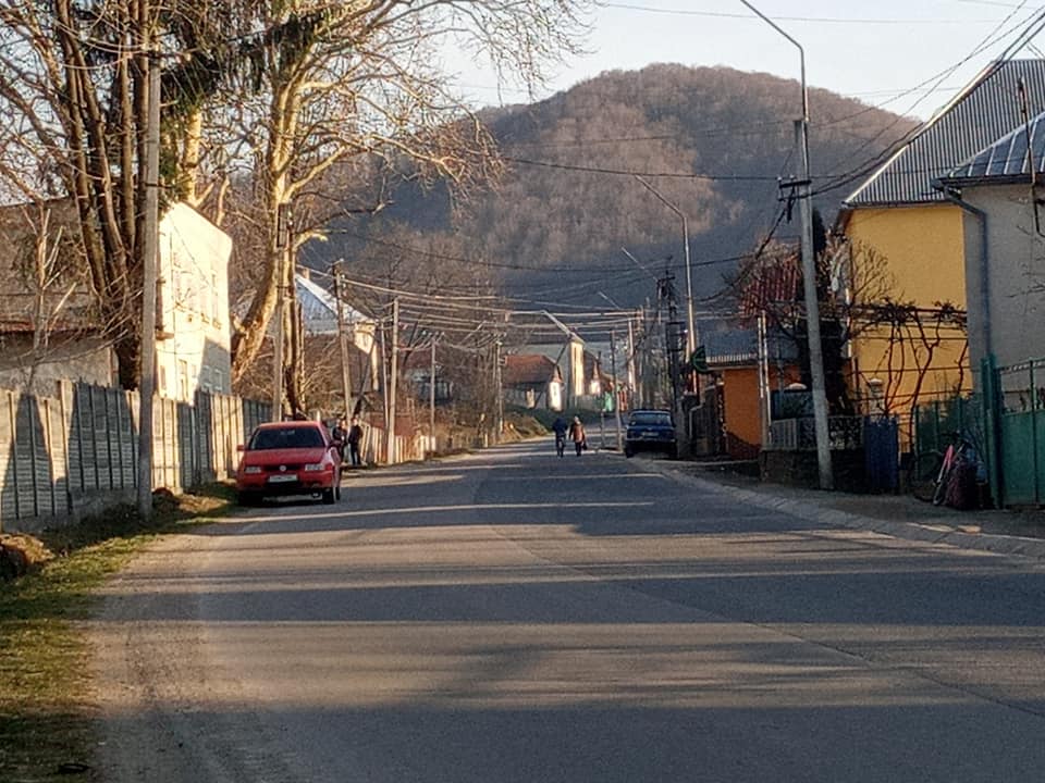 Скарги від велосипедистів: на вулицях Іршавщини для учасників дорожнього руху небезпечно