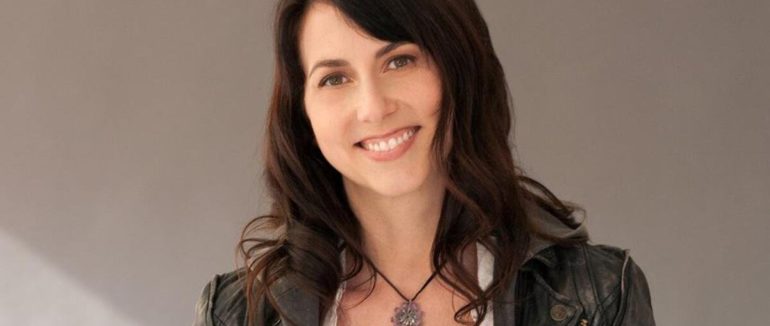 Кохання цінніше грошей: мільярдерка та колишня дружина Джеффа Безоса вийшла заміж за шкільного вчителя