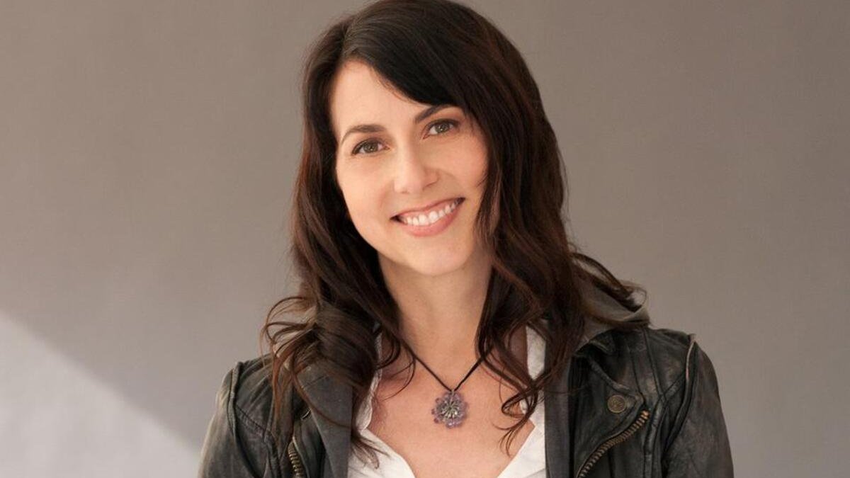 Кохання цінніше грошей: мільярдерка та колишня дружина Джеффа Безоса вийшла заміж за шкільного вчителя