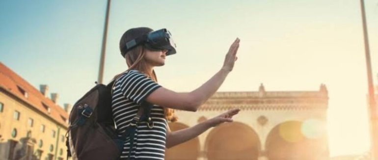 Підкорити Еверест, пройтися Лувром та злітати в космос, не виходячи з дому: віртуальні екскурсії