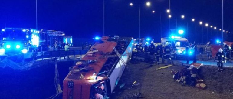 Шестеро українців загинули: рейсовий автобус потрапив у ДТП поблизу польського міста Кашице