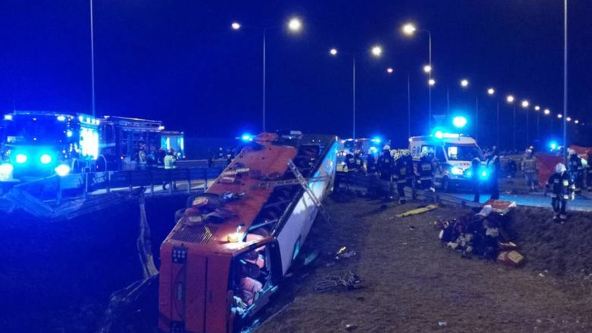 Шестеро українців загинули: рейсовий автобус потрапив у ДТП поблизу польського міста Кашице