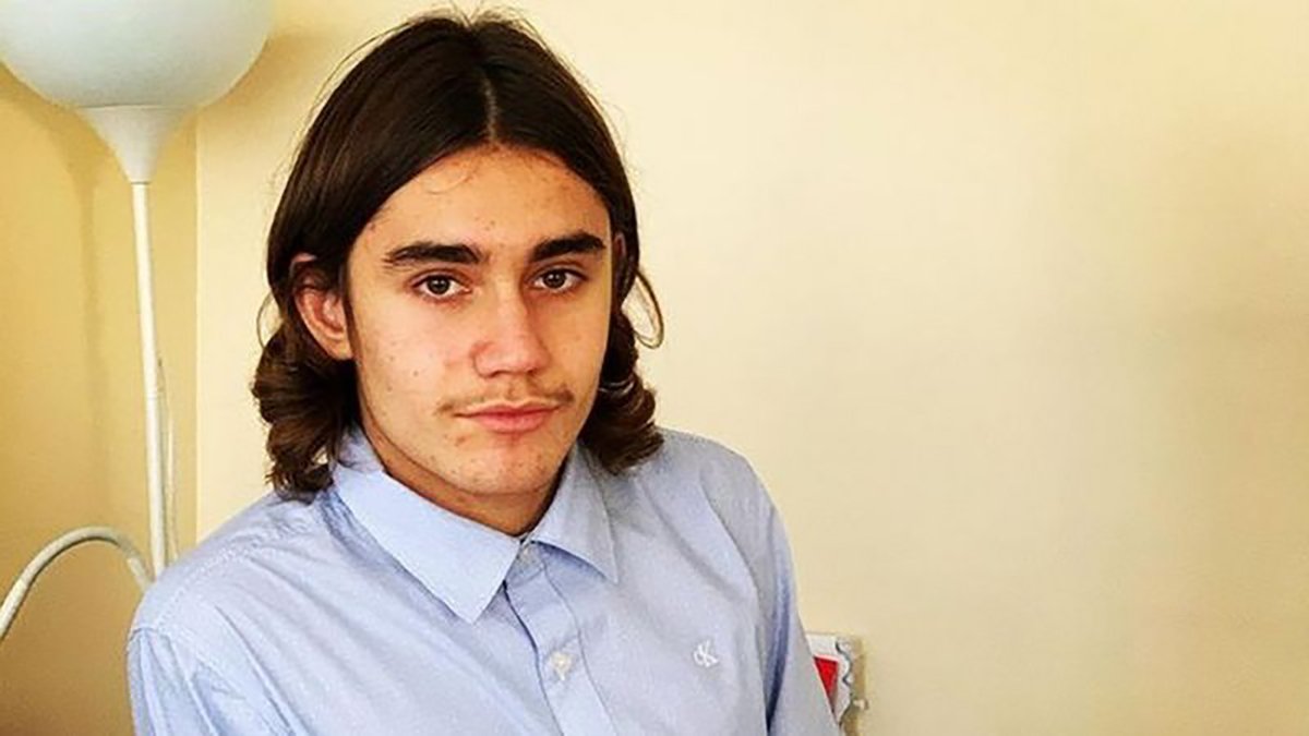 Закарпатського підлітка виписали з лікарні після жорстокого побиття в Парижі