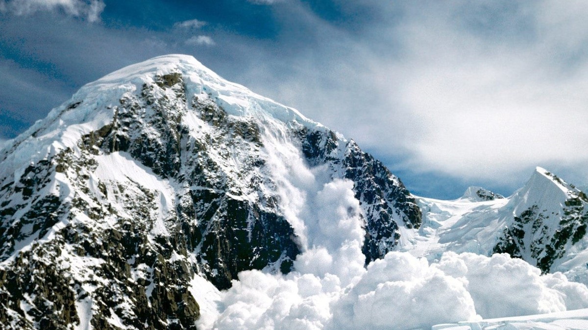 На Закарпатті оголошено сніголавинну небезпеку