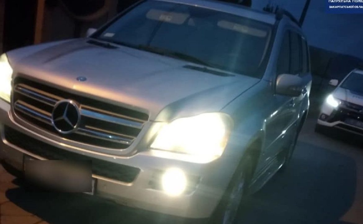 Ужгородський гонщик: патрульні затримали чоловіка який ганяв по місту на шаленій швидкості