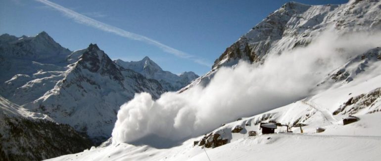 На Закарпатті оголошено сніголавинну небезпеку