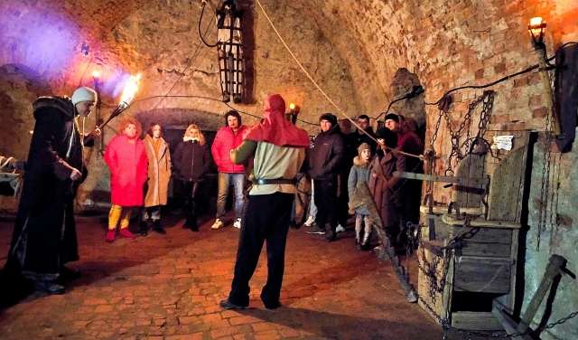 У Мукачеві підтримали орфанних пацієнтів: у замку Паланку провели благодійну екскурсію