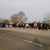 На кордоні Закарпаття українців не пускають додому: в чому проблема?
