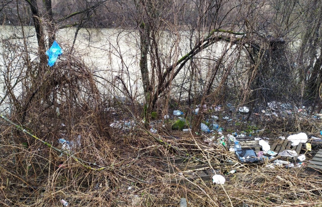 Закарпаття, Перечинщина, стихіне сміттєзвалище, джерело, вода