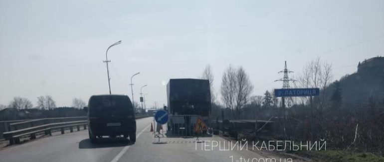 Ремонтні роботи у Мукачеві: поблизу замку “Паланок” ускладнено рух
