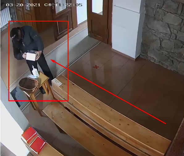 Закарпатська поліція впіймала крадія грошей зі скриньки для пожертв
