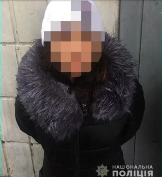 Дві закарпатки ромської національності обікрали 17-річну дівчину в Києві