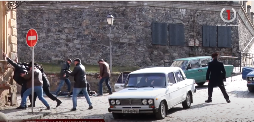 На вулицях Ужгорода знімають стрічку про банди 90-х