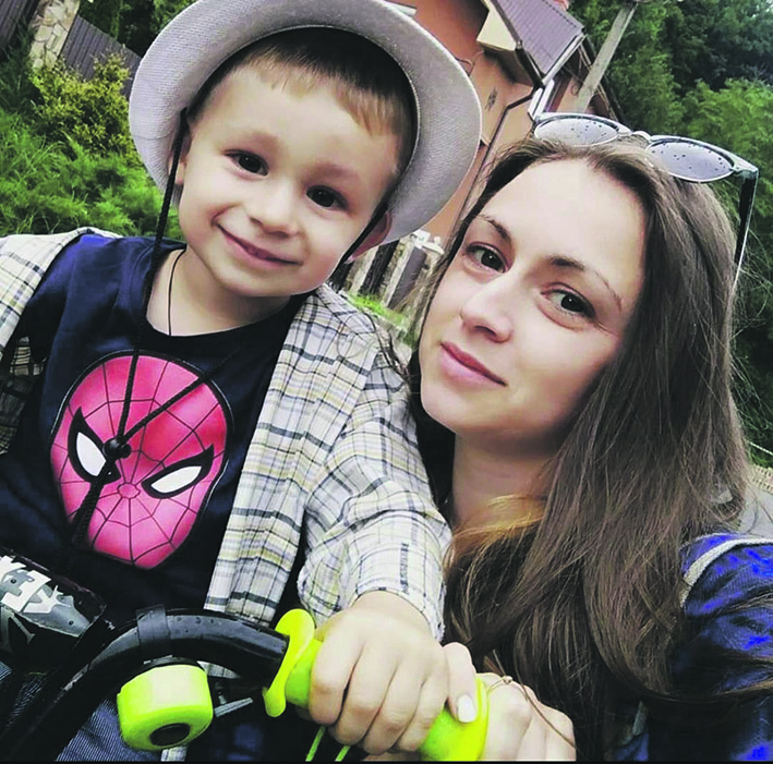 Ще один талант Хустщини: Мар’яна Чопей створює ексклюзивні іграшки з плюшевої пряжі