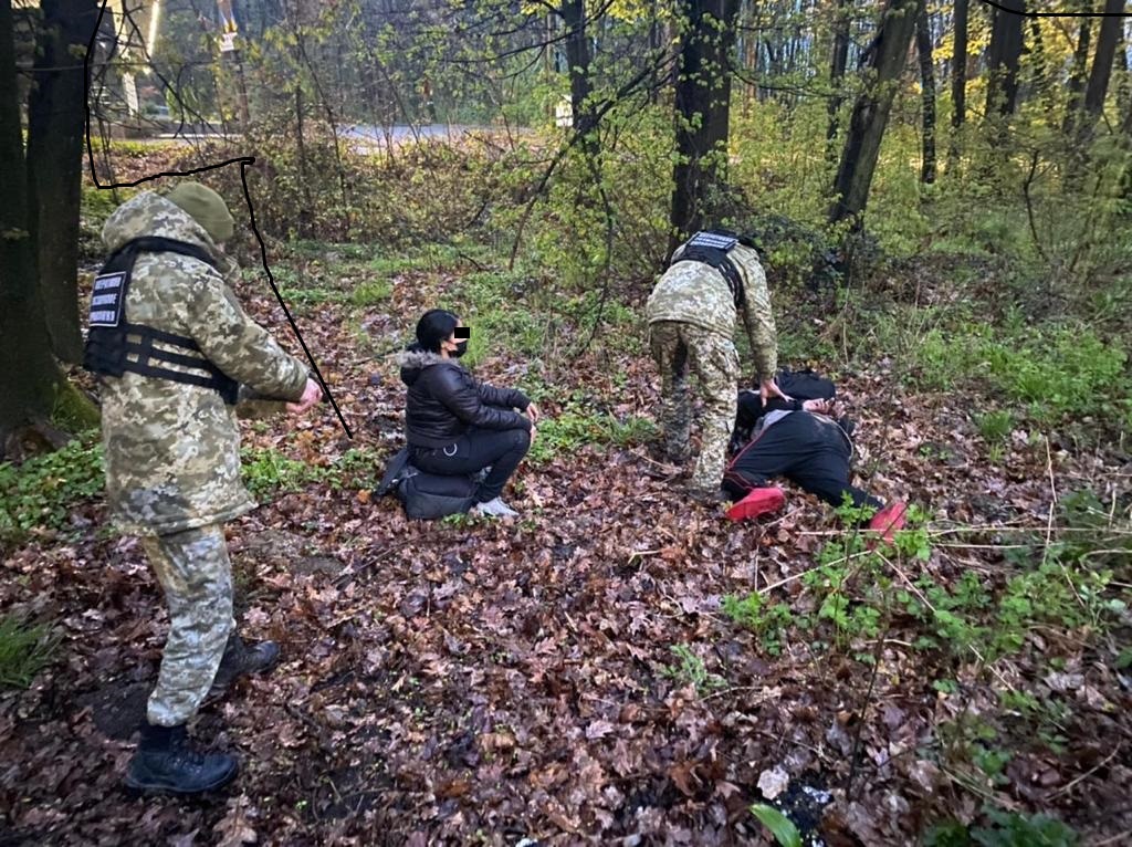 Поблизу Ужгородського району затримали трьох іноземців із Домініканської Республіки