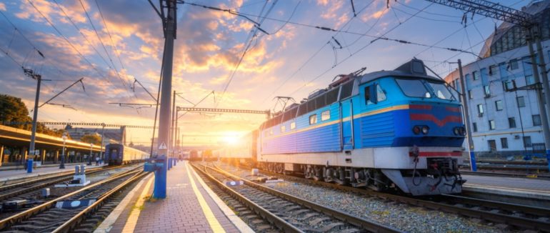 В період травневих свят на Закарпатті курсуватимуть додаткові потяги