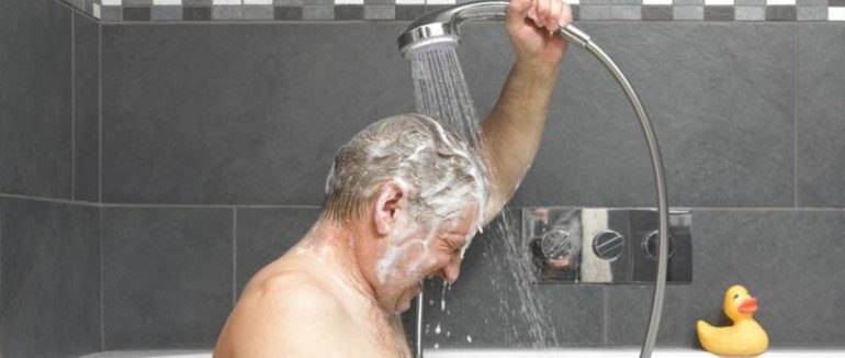 “Я мию лише руки і статеві органи”: як пандемія вплинула на гігієну