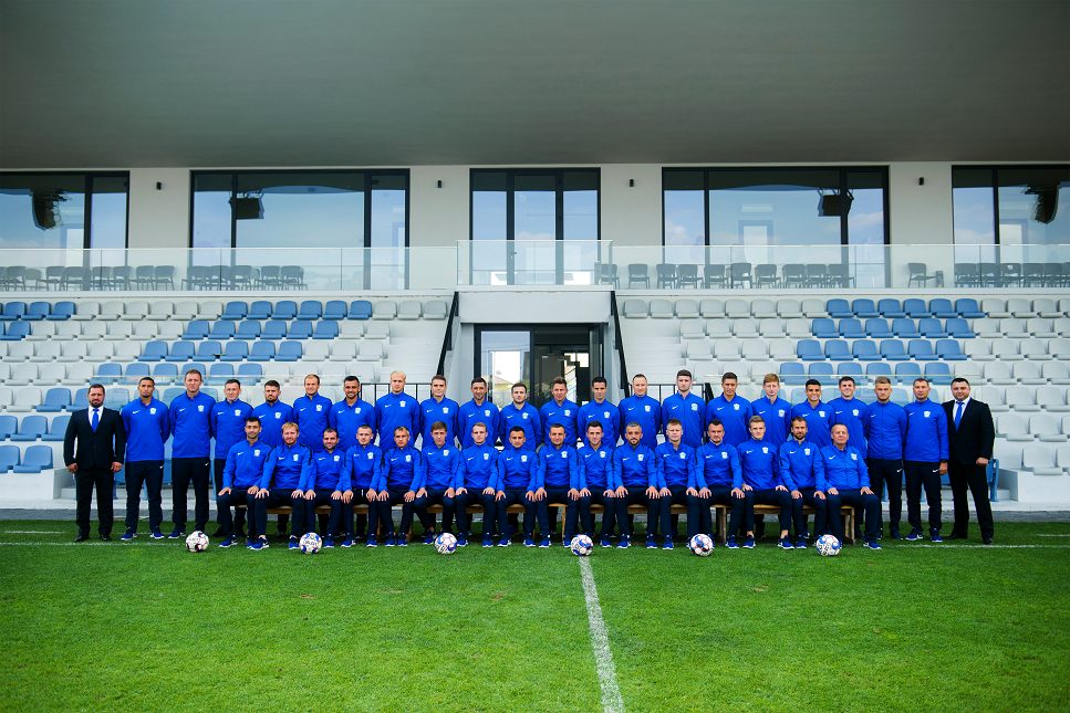 Закарпатський футбольний клуб "Минай" продовжив контракт з двома футболістами