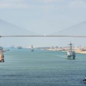 Суецький канал: після історичного затору рух відновлений