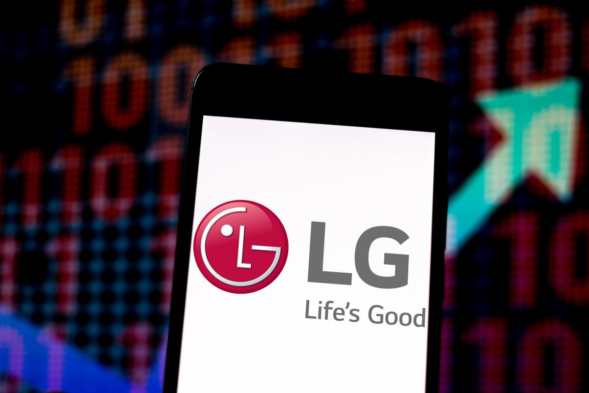 LG йде з ринку смартфонів