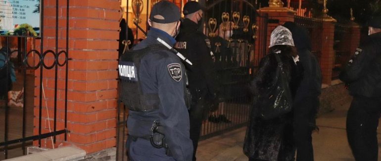 Патрулювання у Великодні свята на Закарпатті: майже 2000 поліцейських контролюватимуть порядок