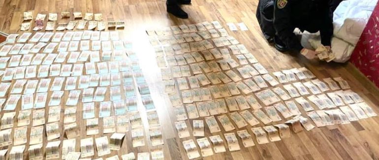 Пограбував та напав на рідного брата: розкриття розбійного нападу у Мукачеві