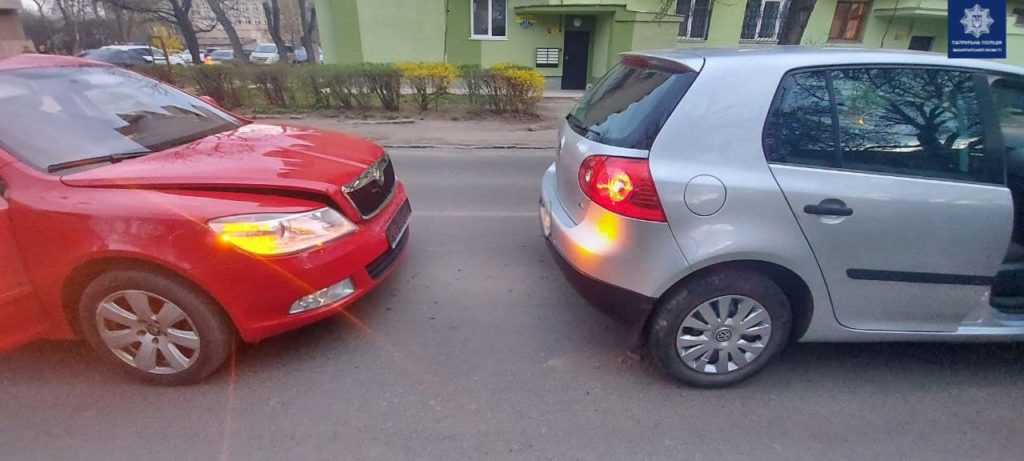 Аварії в Ужгороді за минулу добу: патрульні виявили двох водіїв у стані сп'яніння, які вчинили ДТП