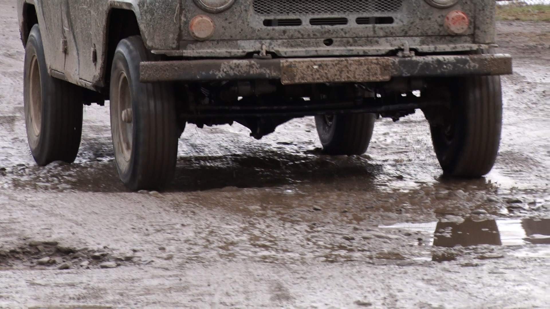 Дорожнє жахіття: у Чорній Тисі на Рахівщині транспортна проблема