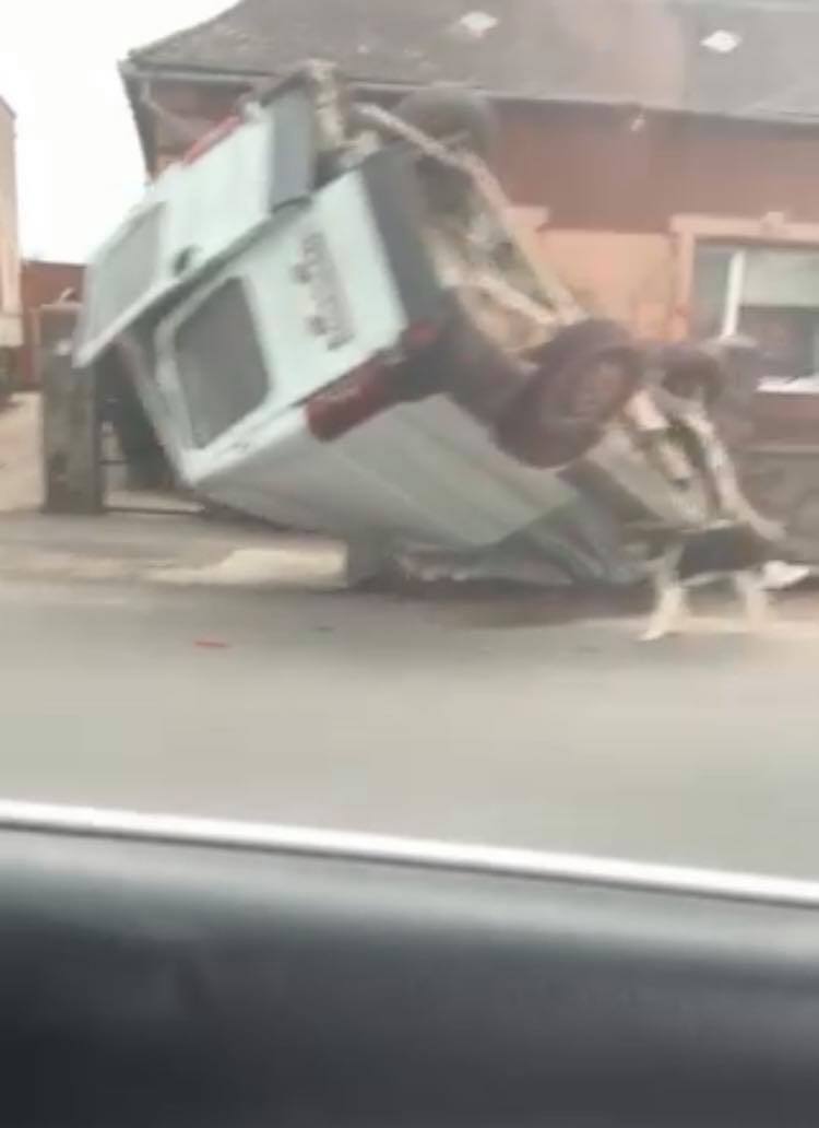 ДТП на Ужгородщині: мікроавтобус перевернувся у кювет