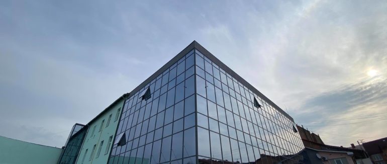 Комфортний сервіс для мукачівців та громади: у Мукачеві урочисто відкрили новий ЦНАП