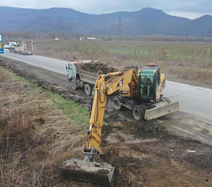 На автомобільній дорозі Хуст-Шаян-Вишково-Буштино проводяться ремонтні роботи
