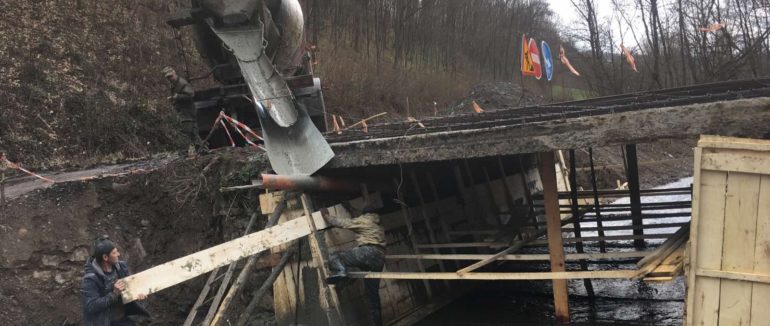 На Закарпатті поблизу Чорноголови почали капітальний ремонт мосту