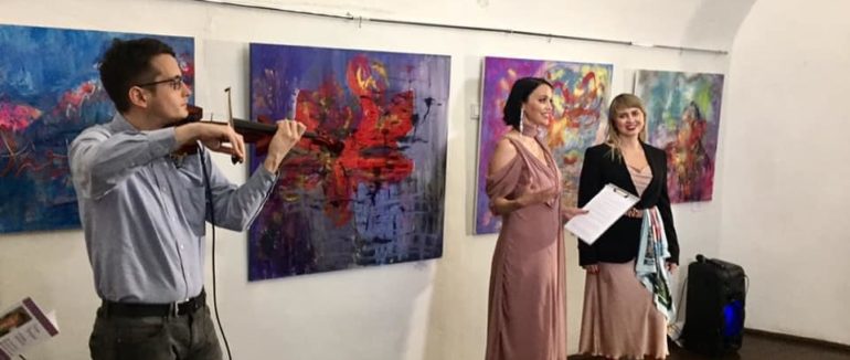 У Мукачівському замку “Паланок” презентували творчу виставку “Неприборкана енергія”