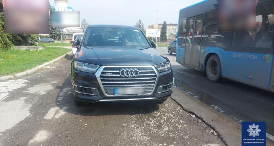 В Ужгороді патрульні виявили автомобіль розшукуваний Інтерполом