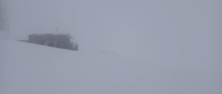 26 квітня: Високогір’я Закарпаття засипає снігом, в горах -5°C морозу