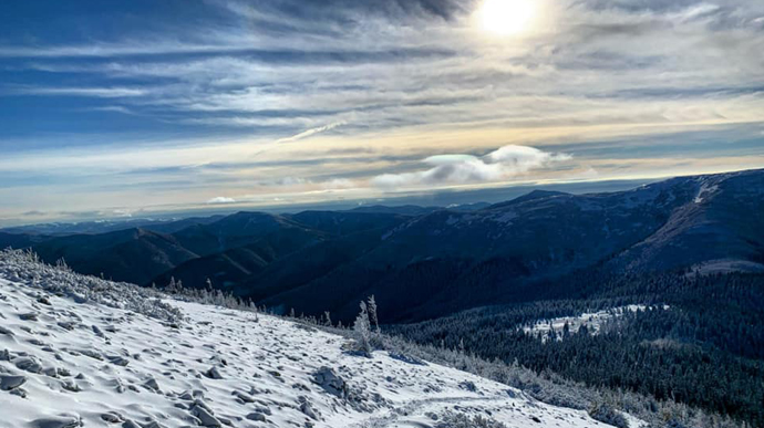 В горах Закарпаття оголошено сніголавинну небезпеку