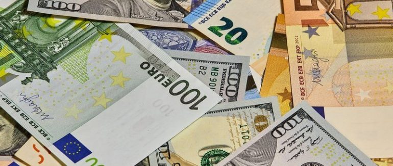 Дешевшають: курс валют на 16 березня