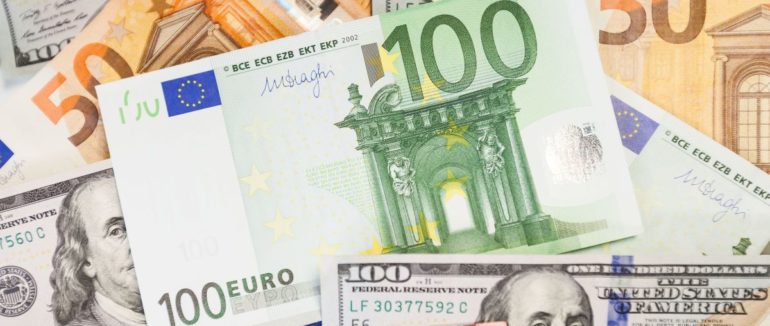 Курс валют на 26 квітня: скільки коштують долар і євро