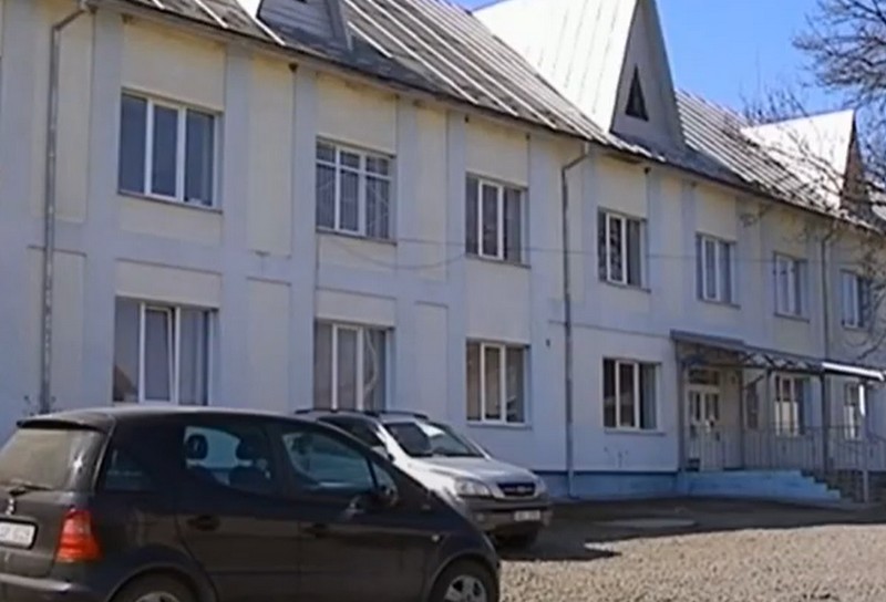 На Закарпатті закрили лікарню та звільнили медперсонал