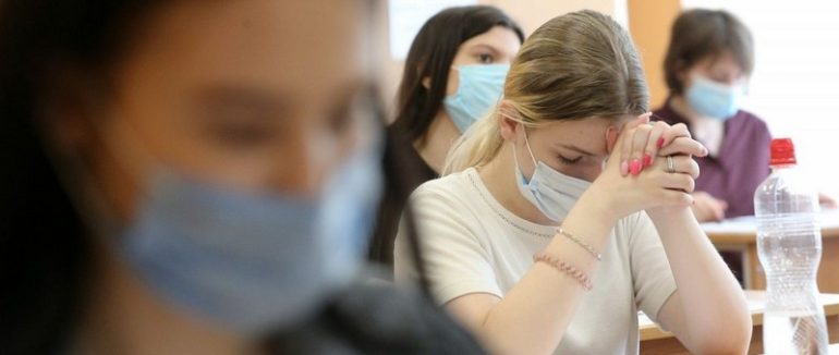 Медики та поліція: як проходило пробне ЗНО на Закарпатті