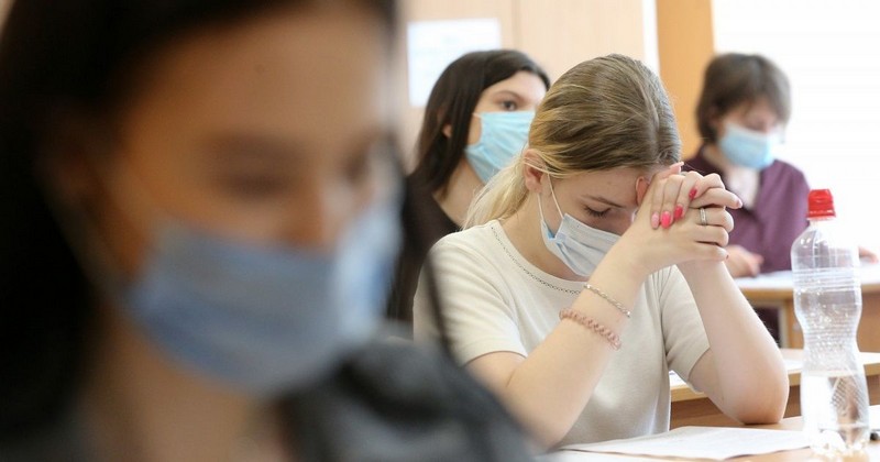 Медики та поліція: як проходило пробне ЗНО на Закарпатті