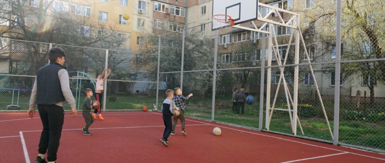 В Ужгороді почав функціонувати новий спортивний майданчик