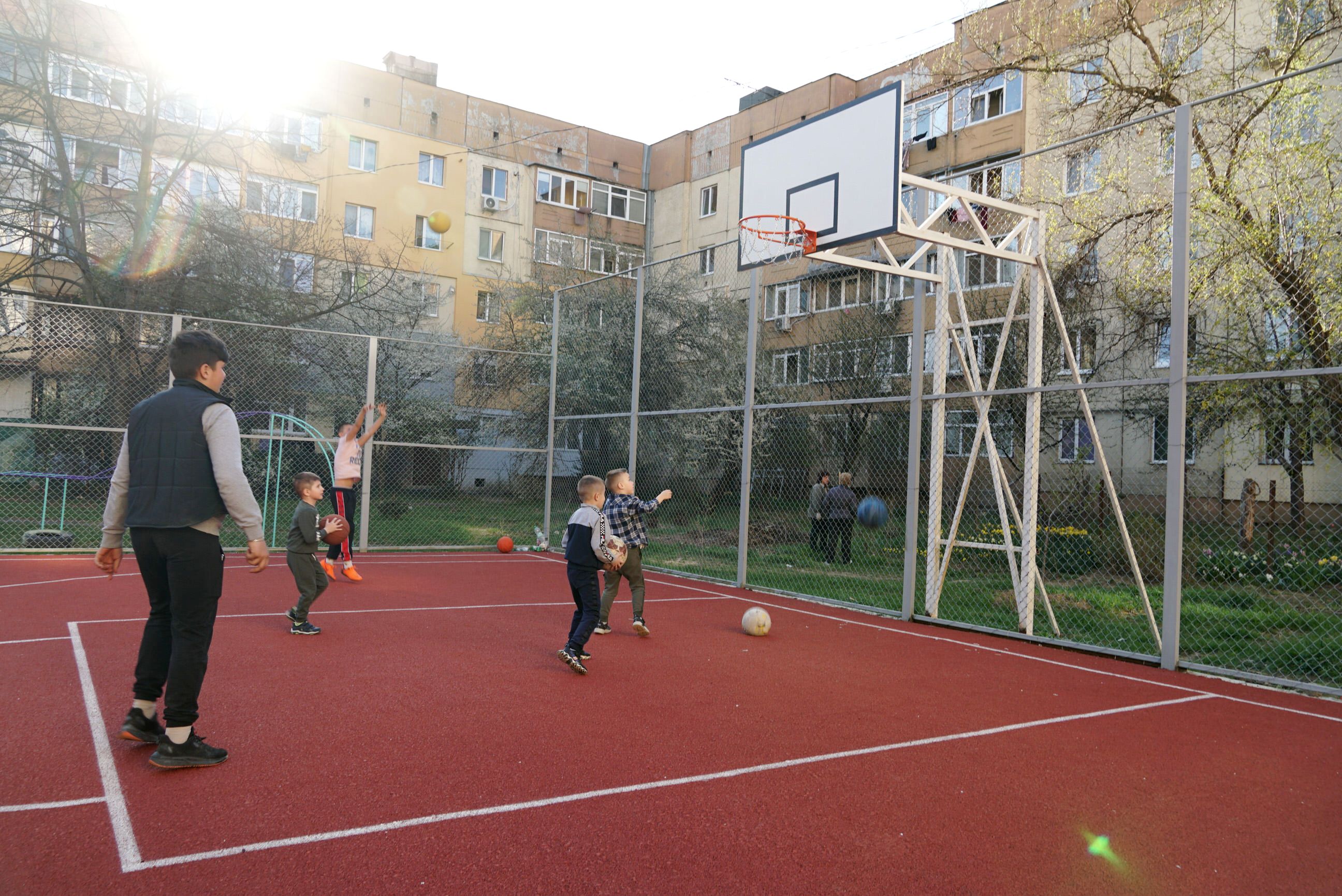 В Ужгороді почав функціонувати новий спортивний майданчик