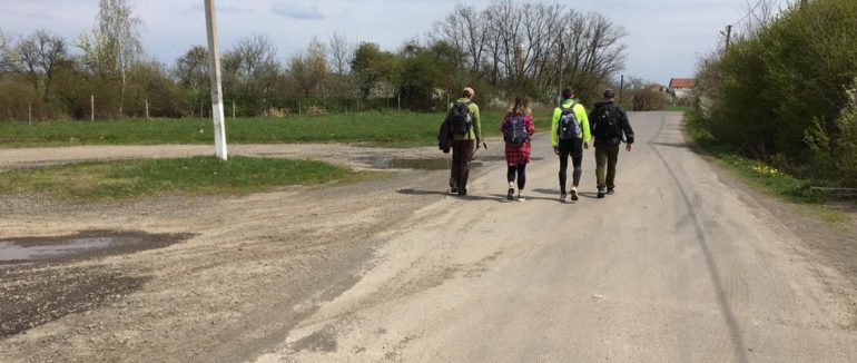 40 кілометрів та майже 9 годин: п’ятеро ужгородців йшли з Ужгорода до Мукачева пішки