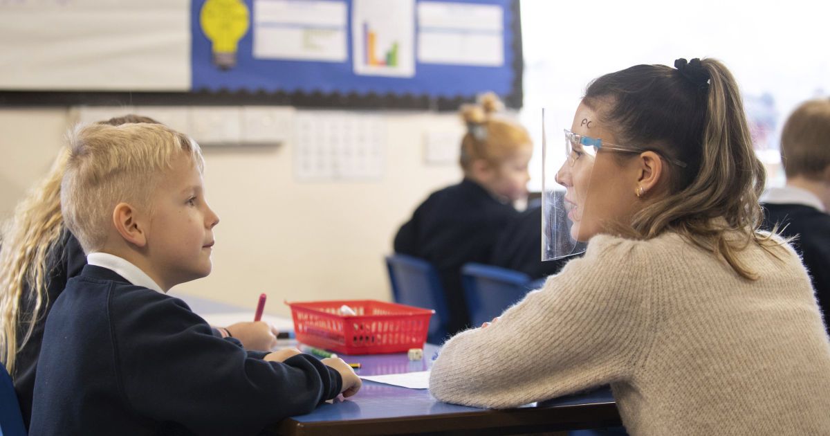 Школярам через карантин подовжать навчальний рік