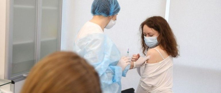 За минулу добу на Закарпатті вакцинували рекордну кількість людей