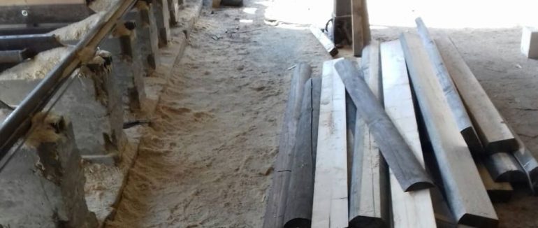 Нещасний випадок на Закарпатті: 46-річний чоловік отримав несумісні з життям травми під час обробки деревини