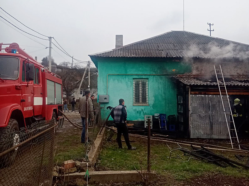 Пожежа на Воловеччині: вогонь ледь не знищив продуктовий магазин