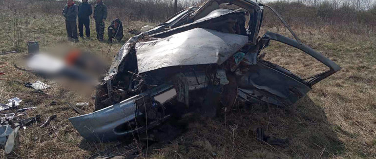 Водій не впорався із керуванням: аварія на Закарпатті забрала життя двох людей. Офіційні подробиці від рятувальників